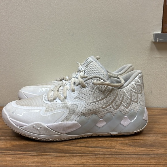 Puma LaMelo Ball MB.01 White Silver Low Top Basketball Sneaker Shoes Sz  M6.5 W8